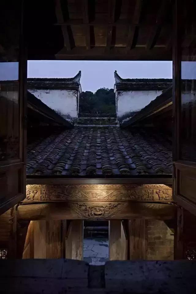 青瓦灰墻，高瓴飛檐，處處消磨時光