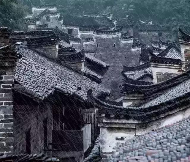青瓦灰墻，高瓴飛檐，處處消磨時光