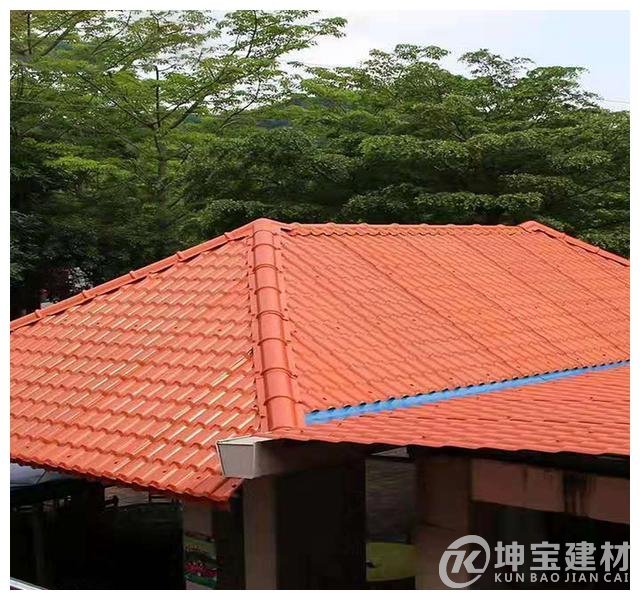 裝修屋頂選彩鋼瓦好還是合成樹脂瓦好？選對了直接節(jié)省幾千元