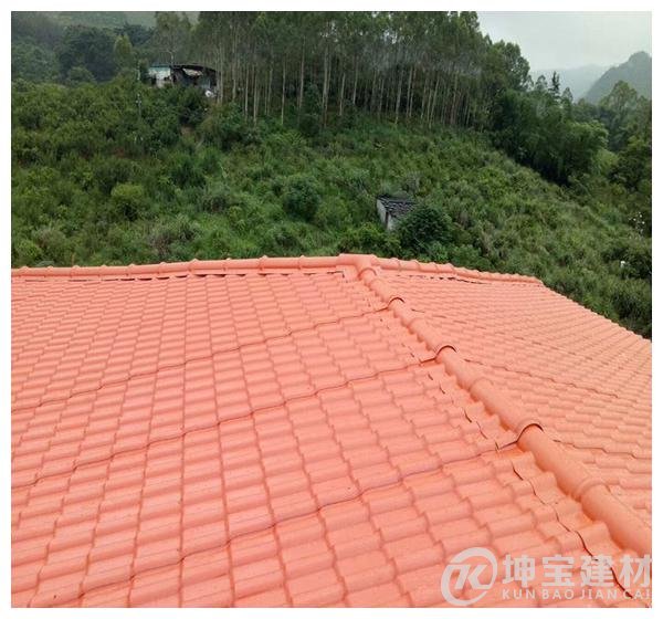 裝修屋頂選彩鋼瓦好還是合成樹脂瓦好？選對了直接節(jié)省幾千元